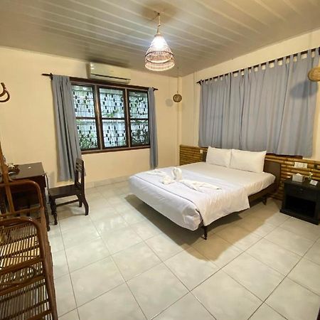 Ecran Riverfront Guesthouse กำปอต ภายนอก รูปภาพ