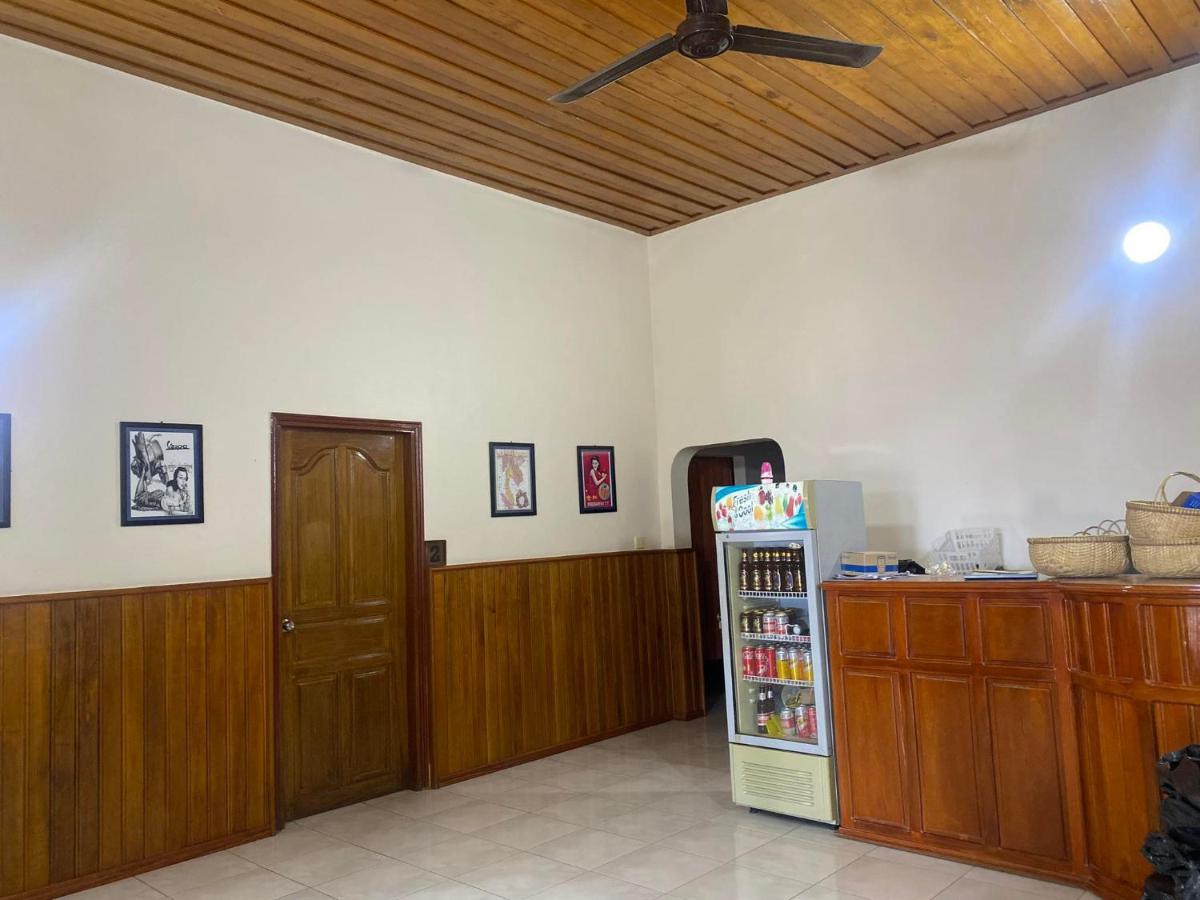 Ecran Riverfront Guesthouse กำปอต ภายนอก รูปภาพ