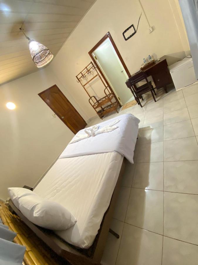 Ecran Riverfront Guesthouse กำปอต ภายนอก รูปภาพ