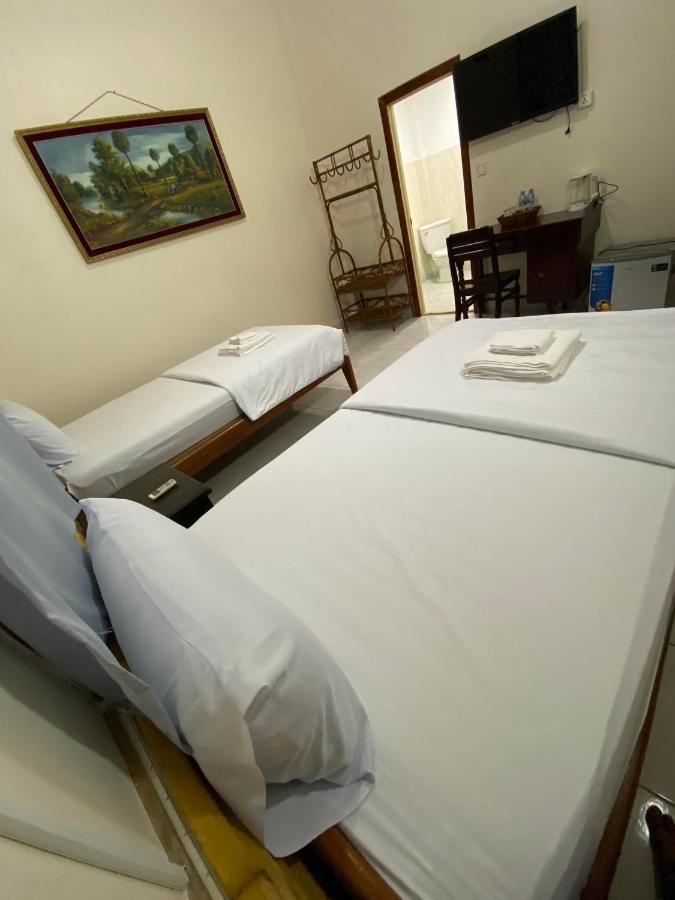 Ecran Riverfront Guesthouse กำปอต ภายนอก รูปภาพ