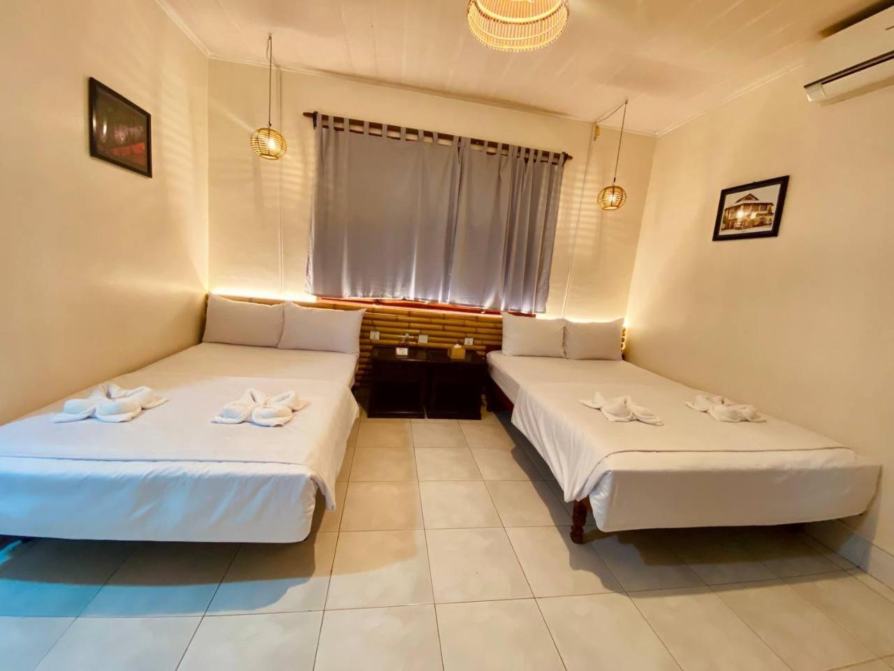 Ecran Riverfront Guesthouse กำปอต ภายนอก รูปภาพ